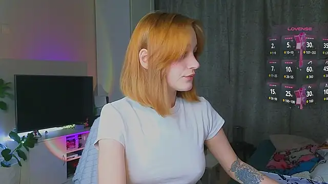 Snapshot of MaryRace chatting on 11-15-25, 12:02 MaryRace online show from 11-15-25, 12:02