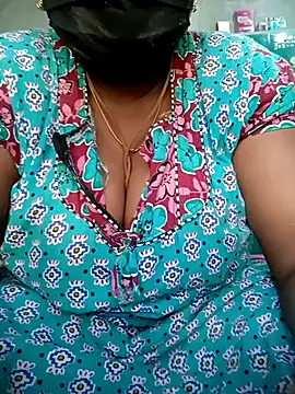 Snapshot of kavinila20 chatting on 02-05-25, 05:30 kavinila20 online show from 02-05-25, 05:30