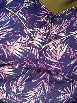 Snapshot of kavinila20 chatting on 09-28-25, 11:48 kavinila20 online show from 09-28-25, 11:48