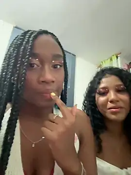 Snapshot of EscorpiLeoncita chatting on 02-15-26, 02:41 EscorpiLeoncita online show from 02-15-26, 02:41