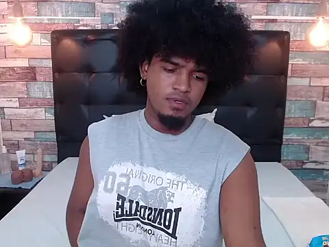 Snapshot of JaicobRuneer chatting on 10-15-25, 12:33 JaicobRuneer online show from 10-15-25, 12:33