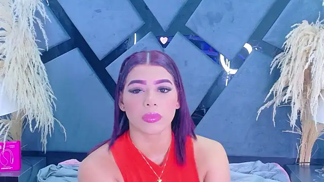 Snapshot of TiaraRosse chatting on 05-15-26, 03:46 TiaraRosse online show from 05-15-26, 03:46