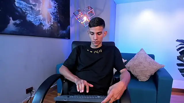 Aaron Scoot online show from 04-20-26, 08:43