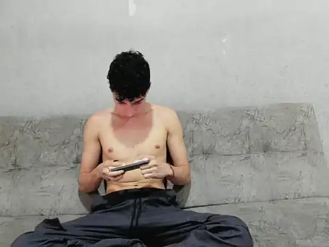 Snapshot of anjel_cute18 chatting on 09-29-25, 02:00 anjel cute18 online show from 09-29-25, 02:00