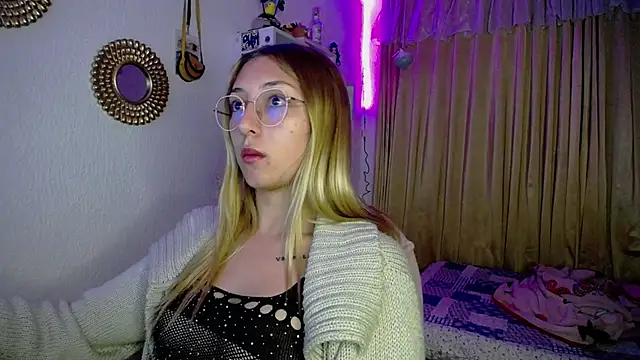 Snapshot of Soffy-brooks chatting on 12-11-24, 07:31 Soffy-brooks online show from 12-11-24, 07:31