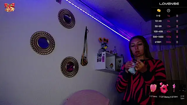 Snapshot of Soffy-brooks chatting on 12-21-24, 06:52 Soffy-brooks online show from 12-21-24, 06:52