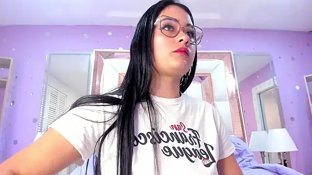 Snapshot of scarlette_15_ chatting on 04-26-26, 12:25 scarlette 15 online show from 04-26-26, 12:25