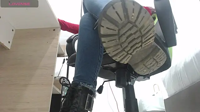 alma fenix online show from 02-28-25, 12:09