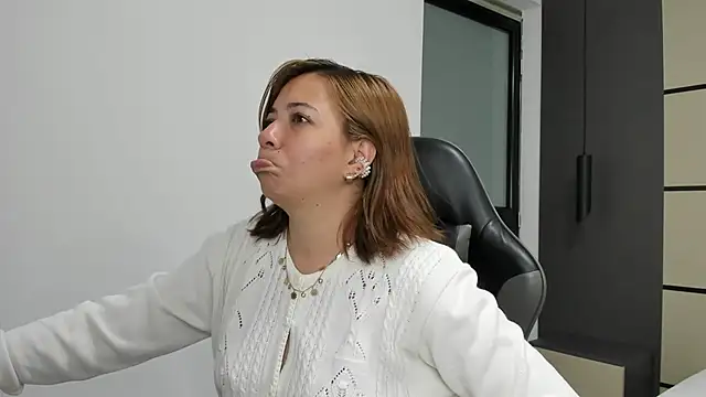 alma fenix online show from 10-01-25, 12:33