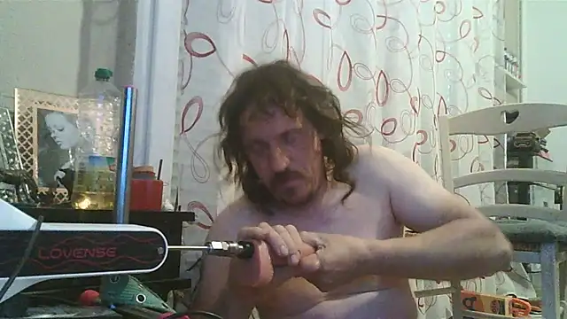 Snapshot of cyril020202 chatting on 06-18-26, 12:31 cyril020202 online show from 06-18-26, 12:31