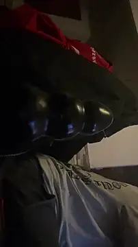 Snapshot of bananahot31 chatting on 01-11-26, 05:12 bananahot31 online show from 01-11-26, 05:12