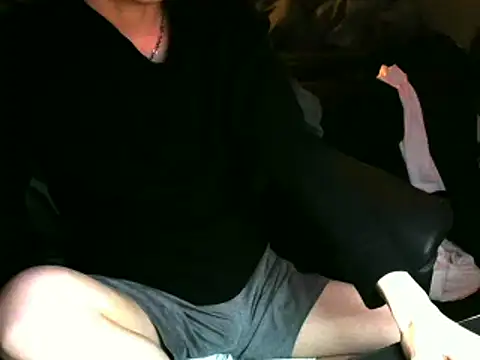 Snapshot of Ray175oo chatting on 02-05-25, 04:47 Ray175oo online show from 02-05-25, 04:47