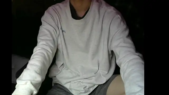 Snapshot of Ray175oo chatting on 02-15-25, 05:07 Ray175oo online show from 02-15-25, 05:07