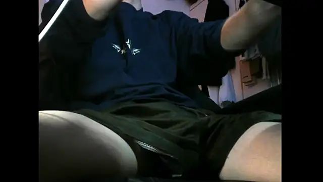 Snapshot of Ray175oo chatting on 11-23-25, 06:52 Ray175oo online show from 11-23-25, 06:52