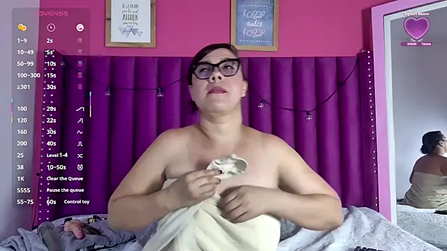 hotlatinateacher online show from 02-06-26, 06:33