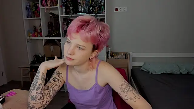 School Love online show from 01-12-26, 07:02