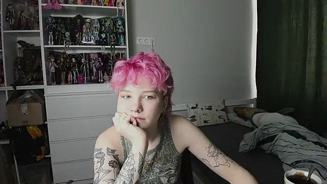 School Love online show from 03-10-26, 07:13