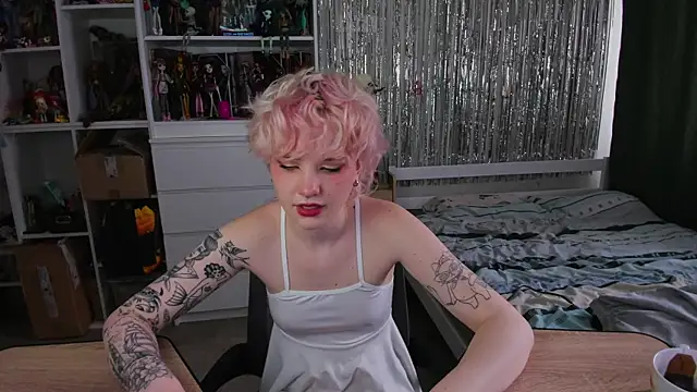 School Love online show from 03-27-26, 08:26