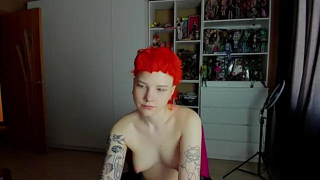 School Love online show from 05-24-26, 07:13