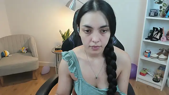 Snapshot of _BellaEvans_ chatting on 02-07-25, 05:52 BellaEvans online show from 02-07-25, 05:52