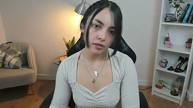 Snapshot of _BellaEvans_ chatting on 03-12-25, 05:46 BellaEvans online show from 03-12-25, 05:46