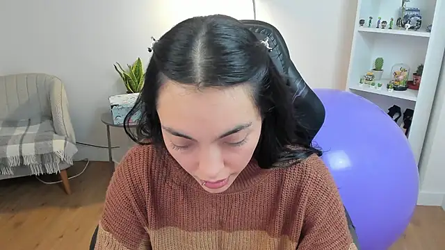 Snapshot of _BellaEvans_ chatting on 01-09-26, 05:43 BellaEvans online show from 01-09-26, 05:43