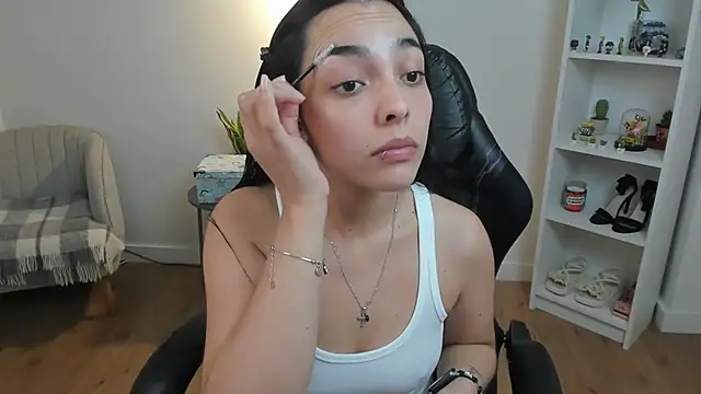 Snapshot of _BellaEvans_ chatting on 01-14-26, 05:46 BellaEvans online show from 01-14-26, 05:46