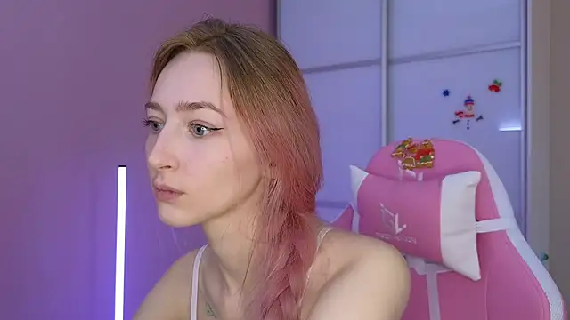 Snapshot of MichaDenver chatting on 12-14-24, 06:02 MichaDenver online show from 12-14-24, 06:02