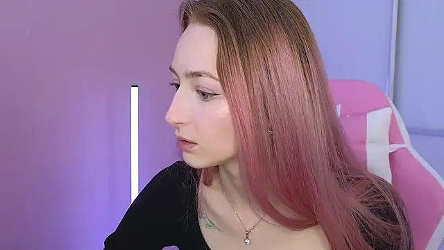 Snapshot of MichaDenver chatting on 12-16-24, 07:04 MichaDenver online show from 12-16-24, 07:04