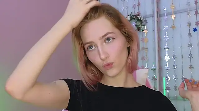 Snapshot of MichaDenver chatting on 12-19-24, 05:18 MichaDenver online show from 12-19-24, 05:18