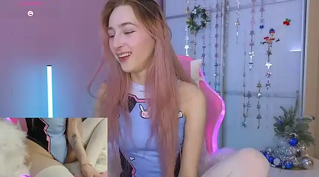 Snapshot of MichaDenver chatting on 12-25-24, 12:16 MichaDenver online show from 12-25-24, 12:16