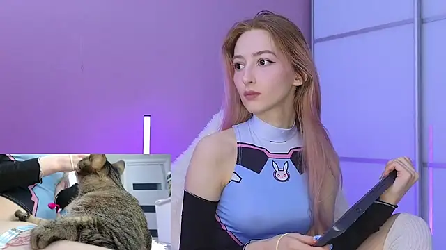 Snapshot of MichaDenver chatting on 01-30-25, 01:10 MichaDenver online show from 01-30-25, 01:10