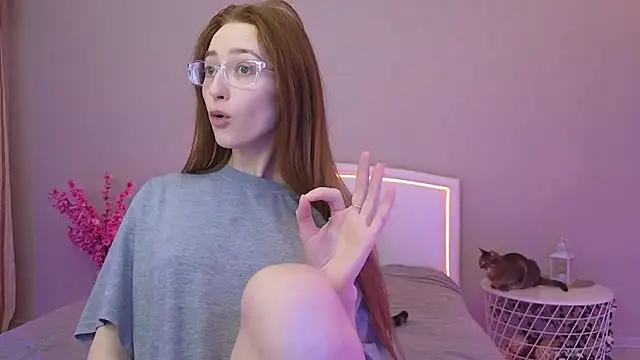 Snapshot of MichaDenver chatting on 11-17-25, 07:30 MichaDenver online show from 11-17-25, 07:30