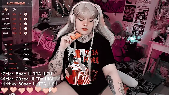 Snapshot of noori__hope chatting on 12-15-25, 09:19 noori hope online show from 12-15-25, 09:19