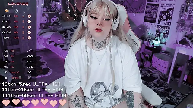 Snapshot of noori__hope chatting on 12-19-25, 08:27 noori hope online show from 12-19-25, 08:27