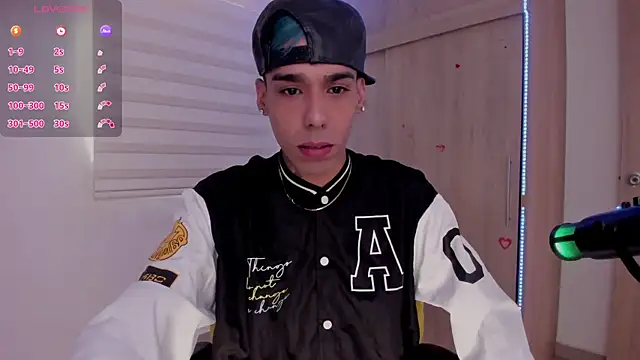 aldrinwhite online show from 03-13-25, 04:12