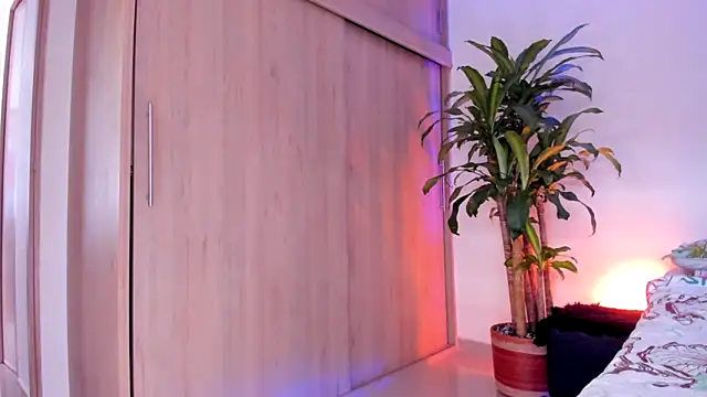 aldrinwhite online show from 03-18-26, 06:11