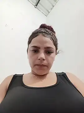 Snapshot of Mommy-Hot chatting on 05-13-26, 01:03 Mommy-Hot online show from 05-13-26, 01:03