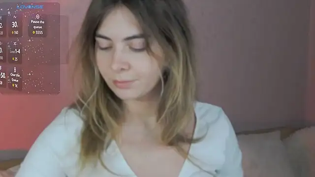 Snapshot of chloi_hes chatting on 12-06-24, 03:11 chloi hes online show from 12-06-24, 03:11