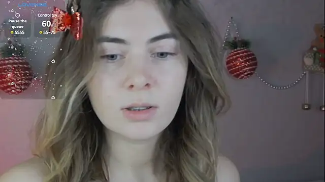 Snapshot of chloi_hes chatting on 12-26-24, 01:32 chloi hes online show from 12-26-24, 01:32