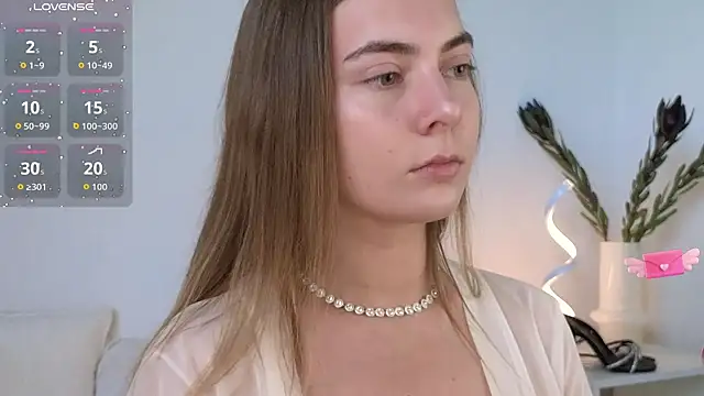 Snapshot of chloi_hes chatting on 09-22-25, 09:00 chloi hes online show from 09-22-25, 09:00