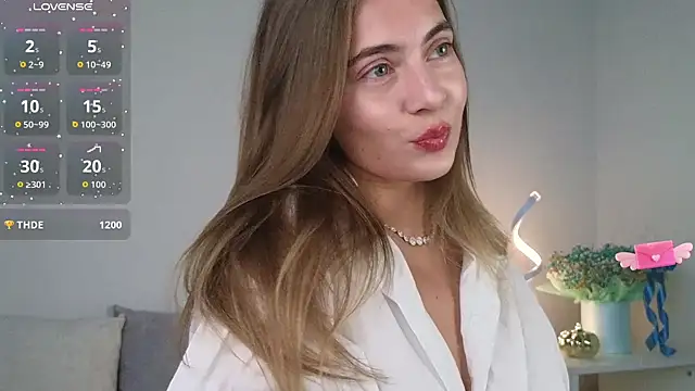 Snapshot of chloi_hes chatting on 11-01-25, 09:55 chloi hes online show from 11-01-25, 09:55