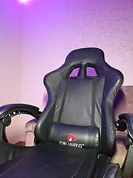 DanaWard online show from 02-11-25, 11:22