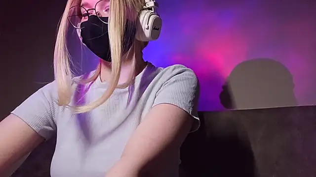 DanaWard online show from 03-04-26, 10:38