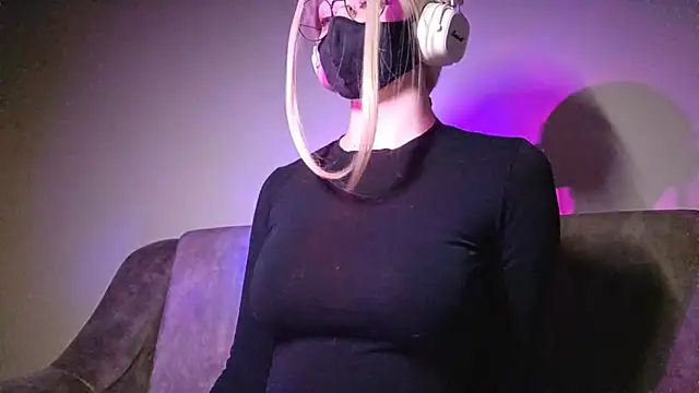 DanaWard online show from 04-10-26, 10:14