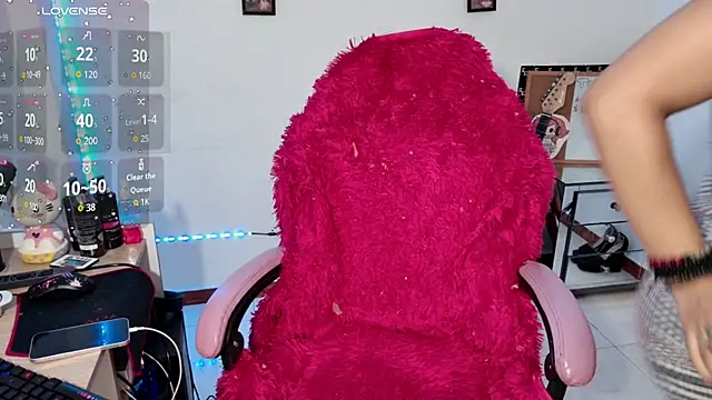 Snapshot of RoxaneEvans_ chatting on 01-17-26, 06:55 RoxaneEvans online show from 01-17-26, 06:55