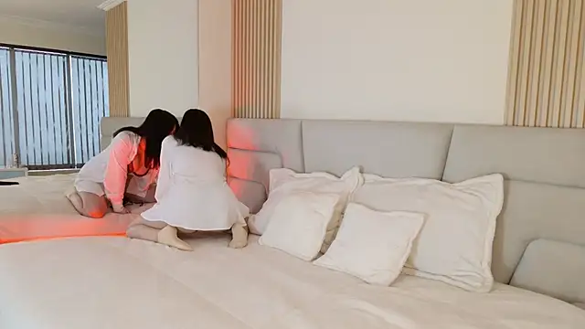 Zoe Benson online show from 12-02-25, 11:37