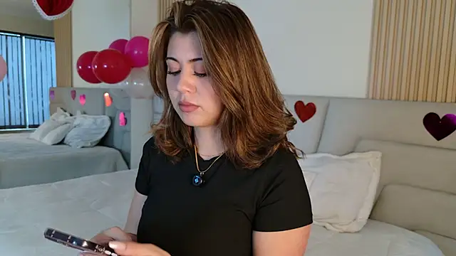 Zoe Benson online show from 02-11-26, 12:10