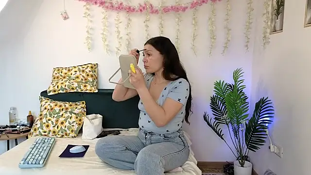 MadameDeFeu online show from 04-08-26, 08:58