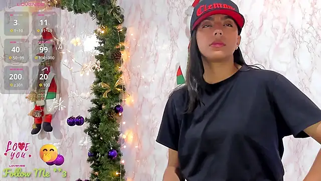 Snapshot of BarbieHotLaura chatting on 12-23-24, 12:03 BarbieHotLaura online show from 12-23-24, 12:03